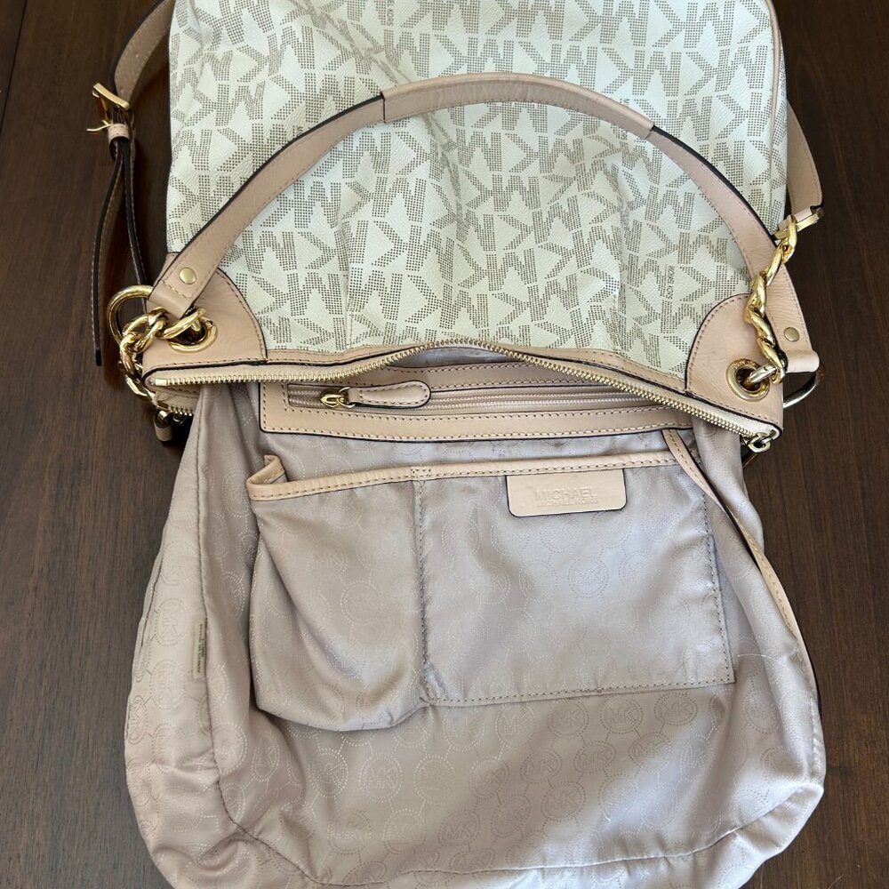 Michael Kors Shoulder Bag - Picture 13 of 16
